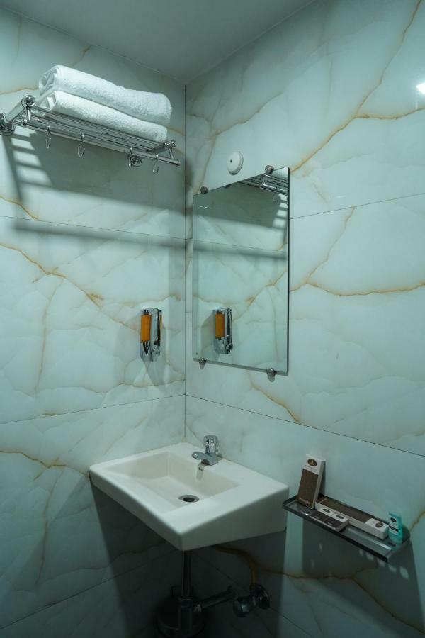 Sharda Residency Hotel Mumbai Exterior photo